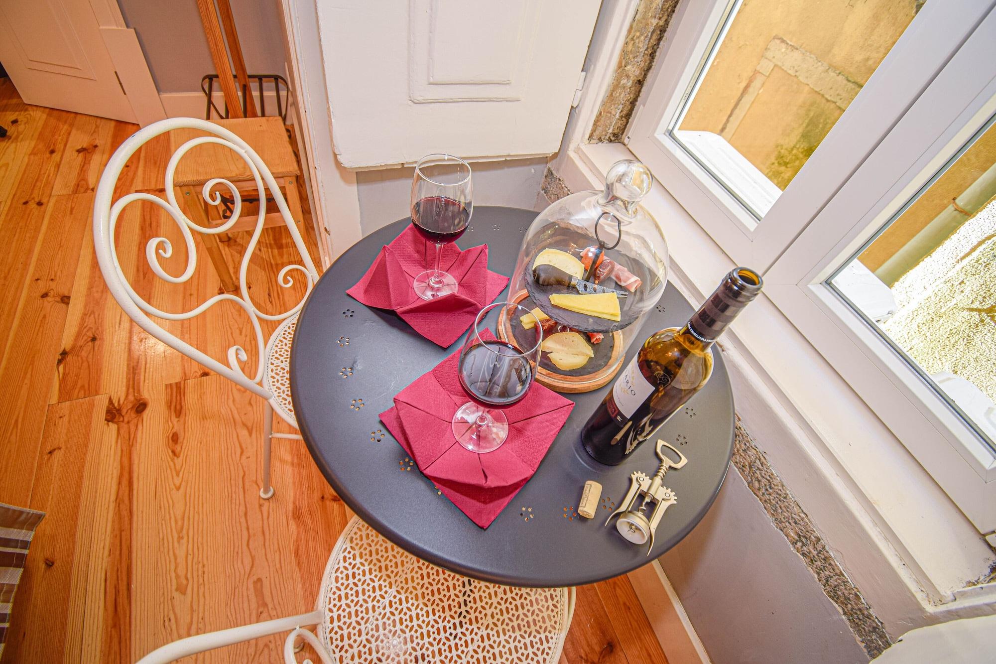 B In B Lisbon Downtown Suites Екстер'єр фото